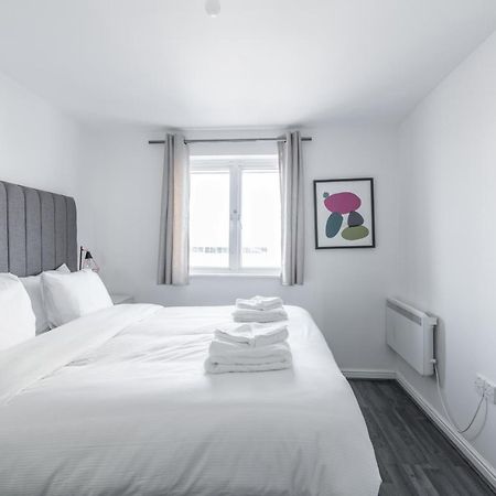 Suites By Rehoboth - Abbey Wood Station - London Zone 4 エクステリア 写真