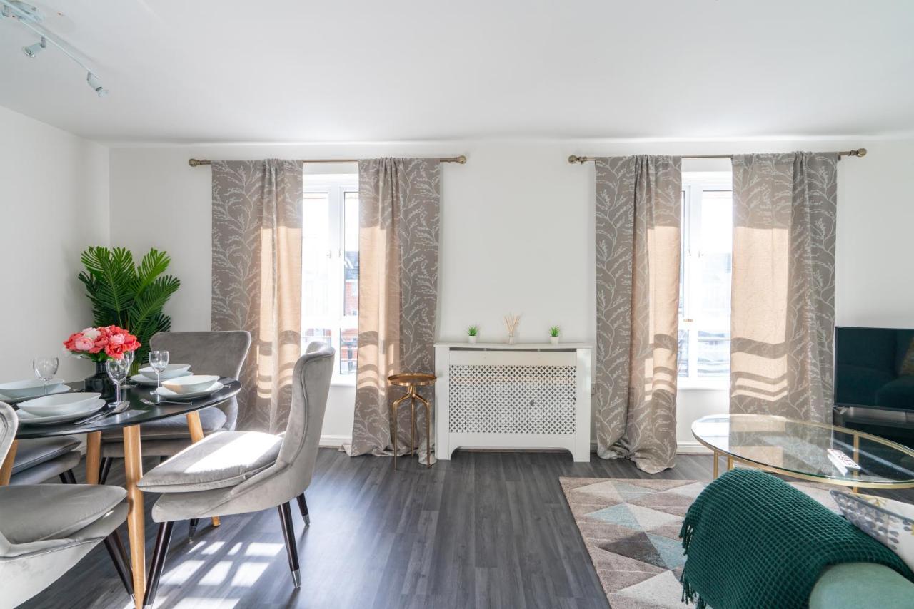 Suites By Rehoboth - Abbey Wood Station - London Zone 4 エクステリア 写真