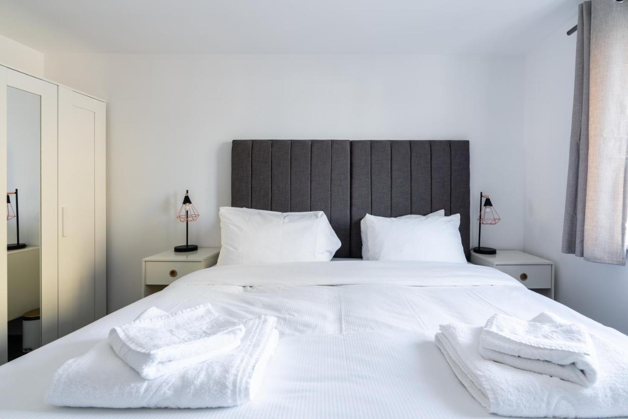 Suites By Rehoboth - Abbey Wood Station - London Zone 4 エクステリア 写真