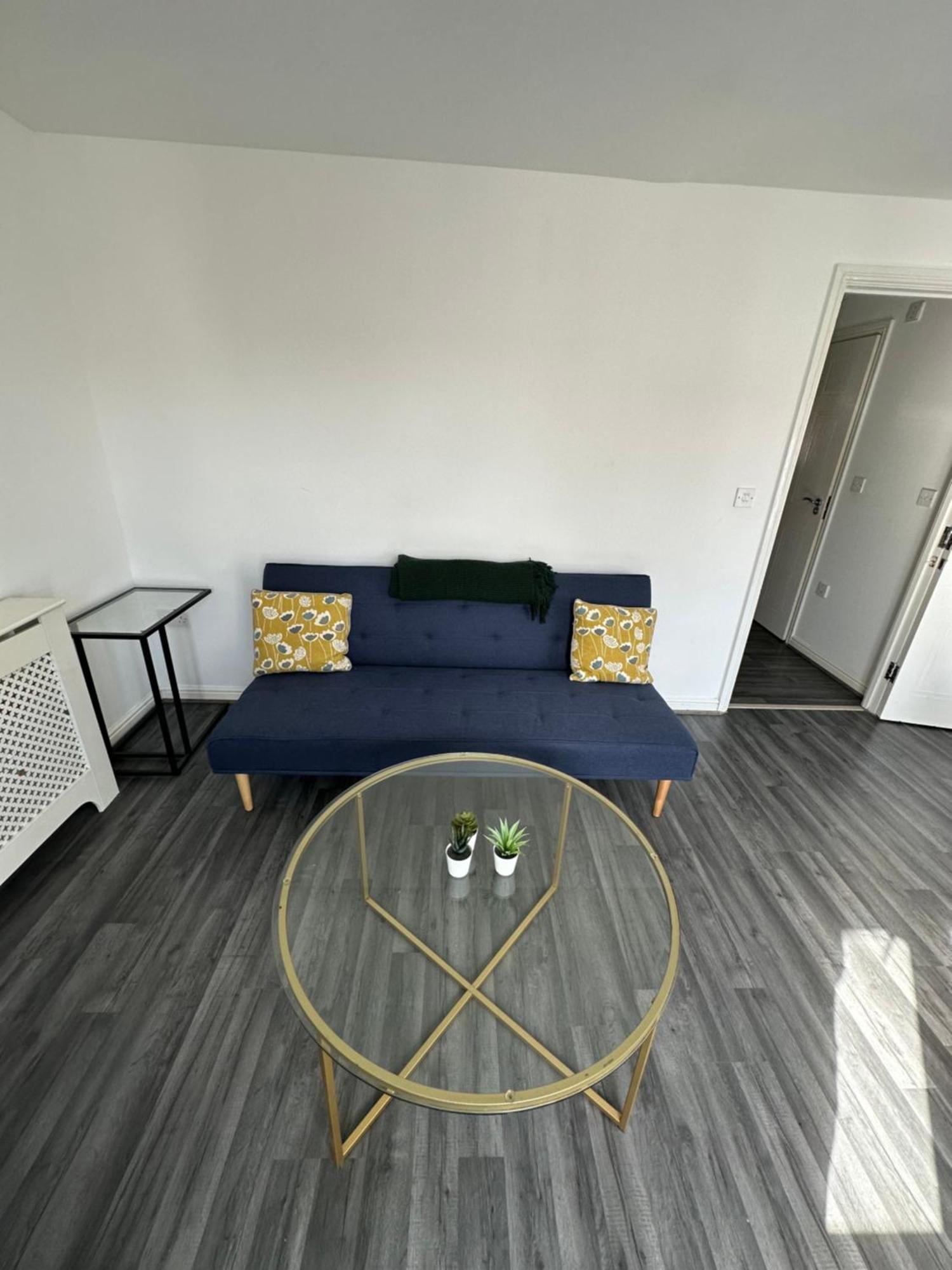 Suites By Rehoboth - Abbey Wood Station - London Zone 4 エクステリア 写真