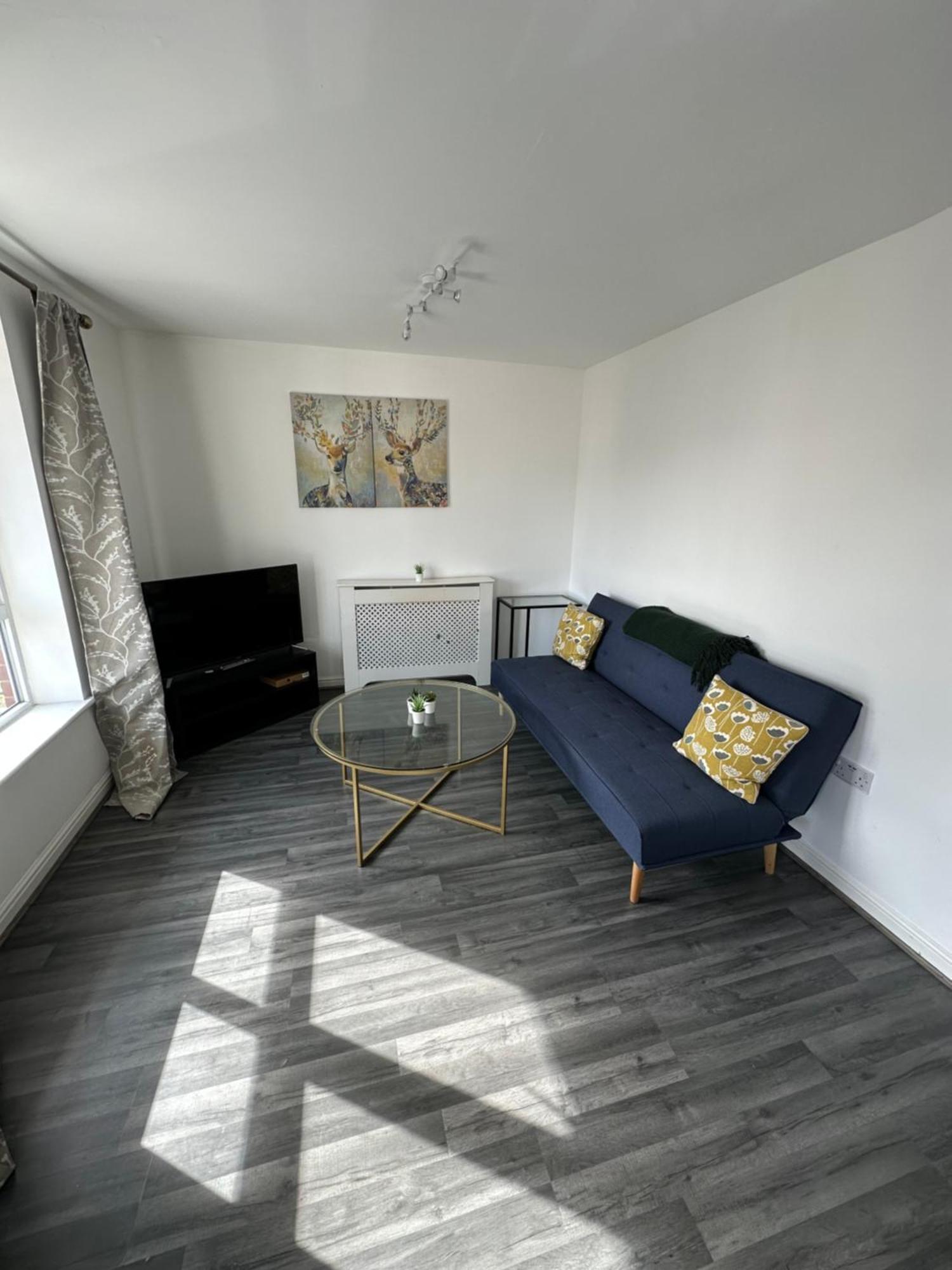 Suites By Rehoboth - Abbey Wood Station - London Zone 4 エクステリア 写真